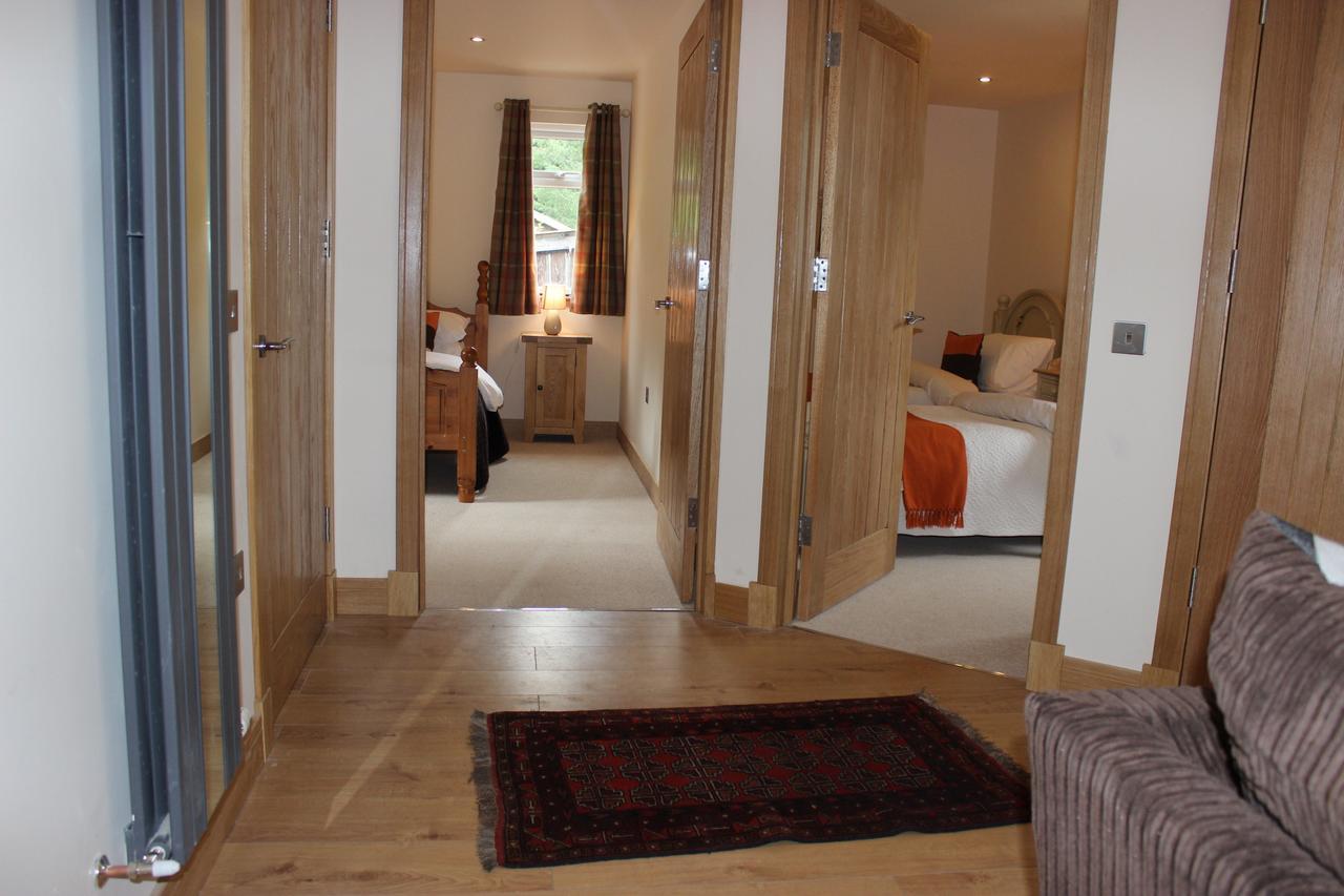 Loch Ness Highland Cottages With Partial Loch View インバーモリストン エクステリア 写真