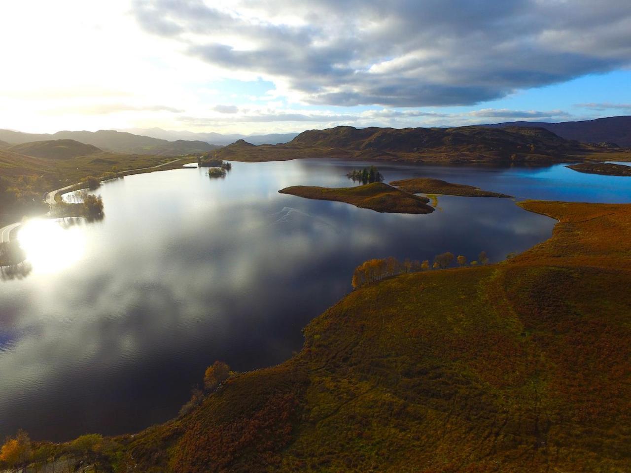 Loch Ness Highland Cottages With Partial Loch View インバーモリストン エクステリア 写真